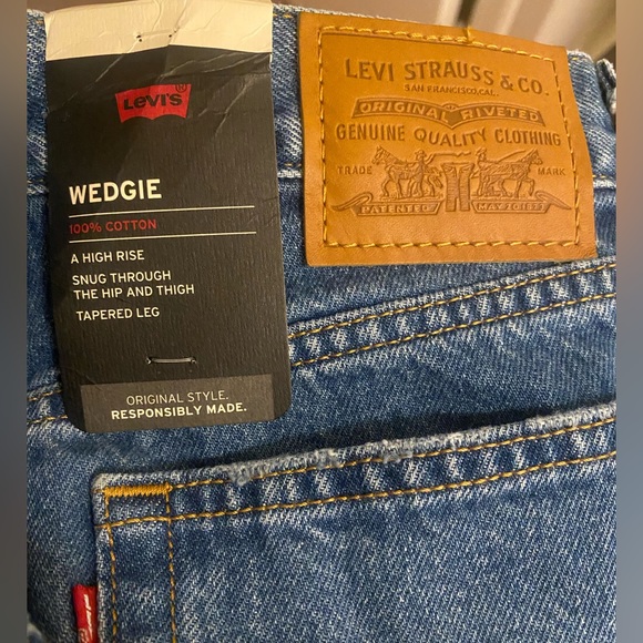 Levi’s Wedgie Fit- SZ 25- NWT - Picture 5 of 6